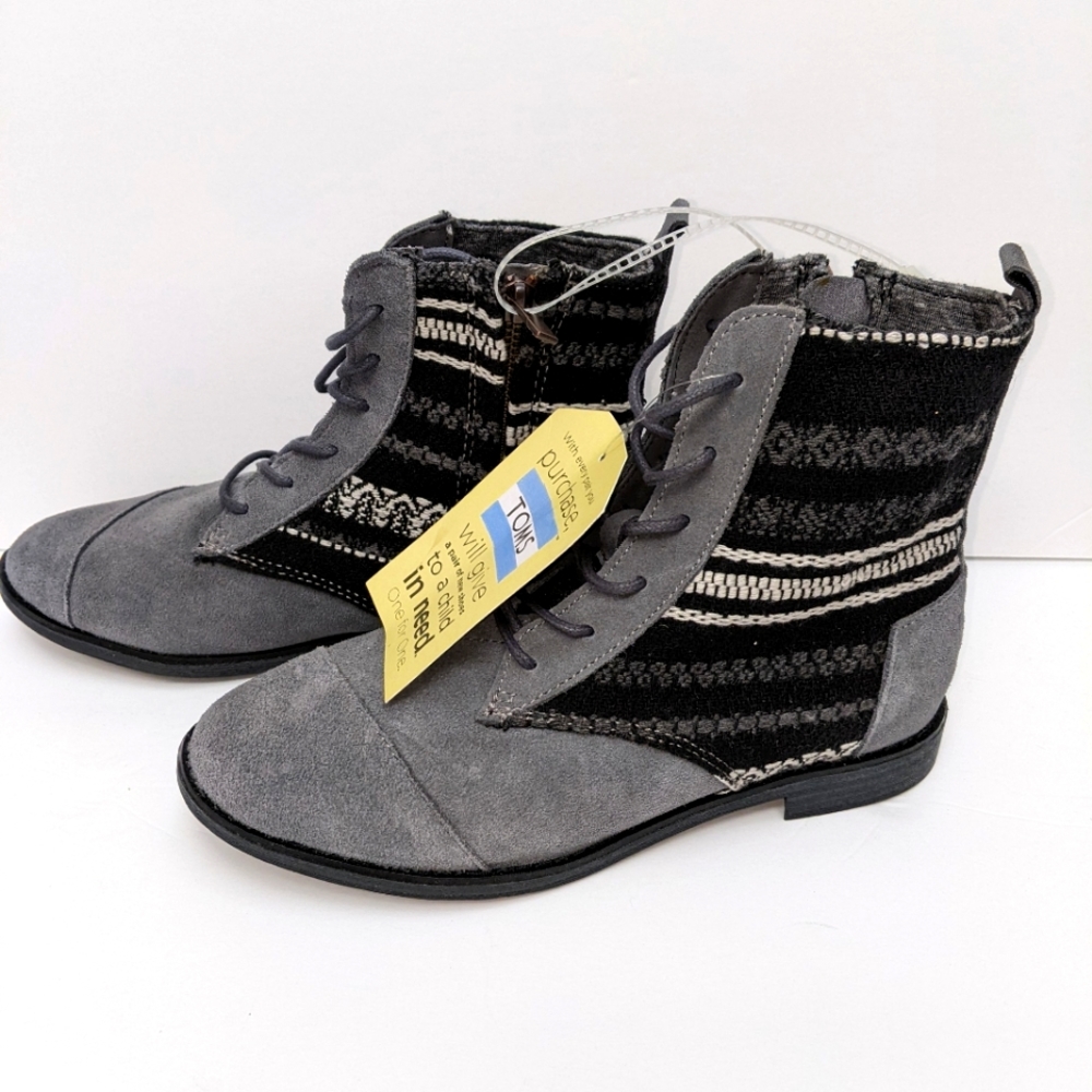 Toms boots Size 6.5